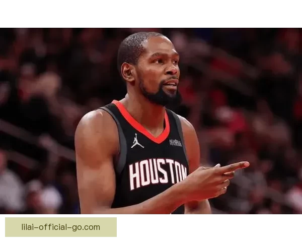 杜兰特称詹姆斯能打4到5年 末节仅出手2次重视团队篮球